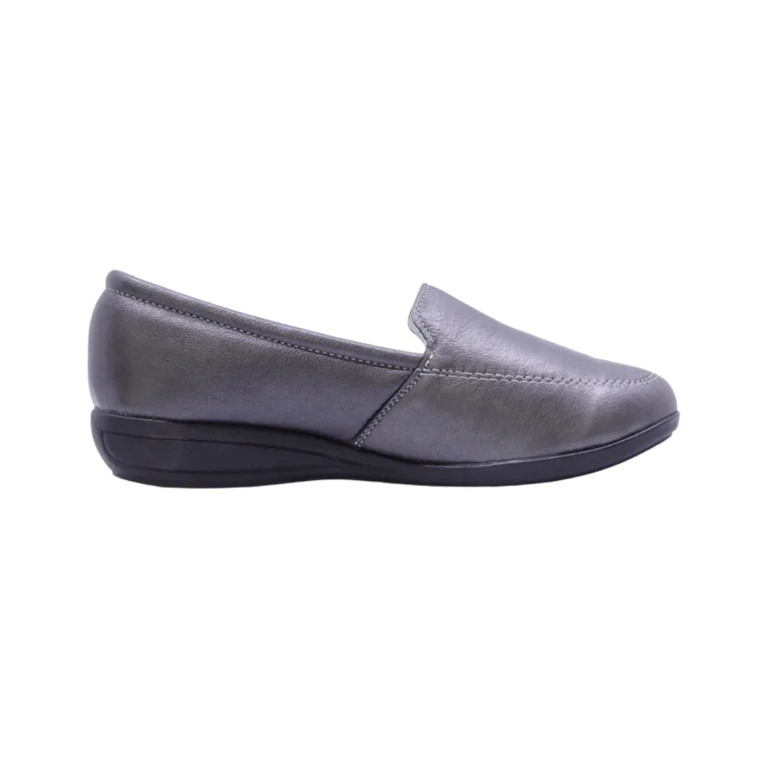 Mocasín de piel para dama color gris