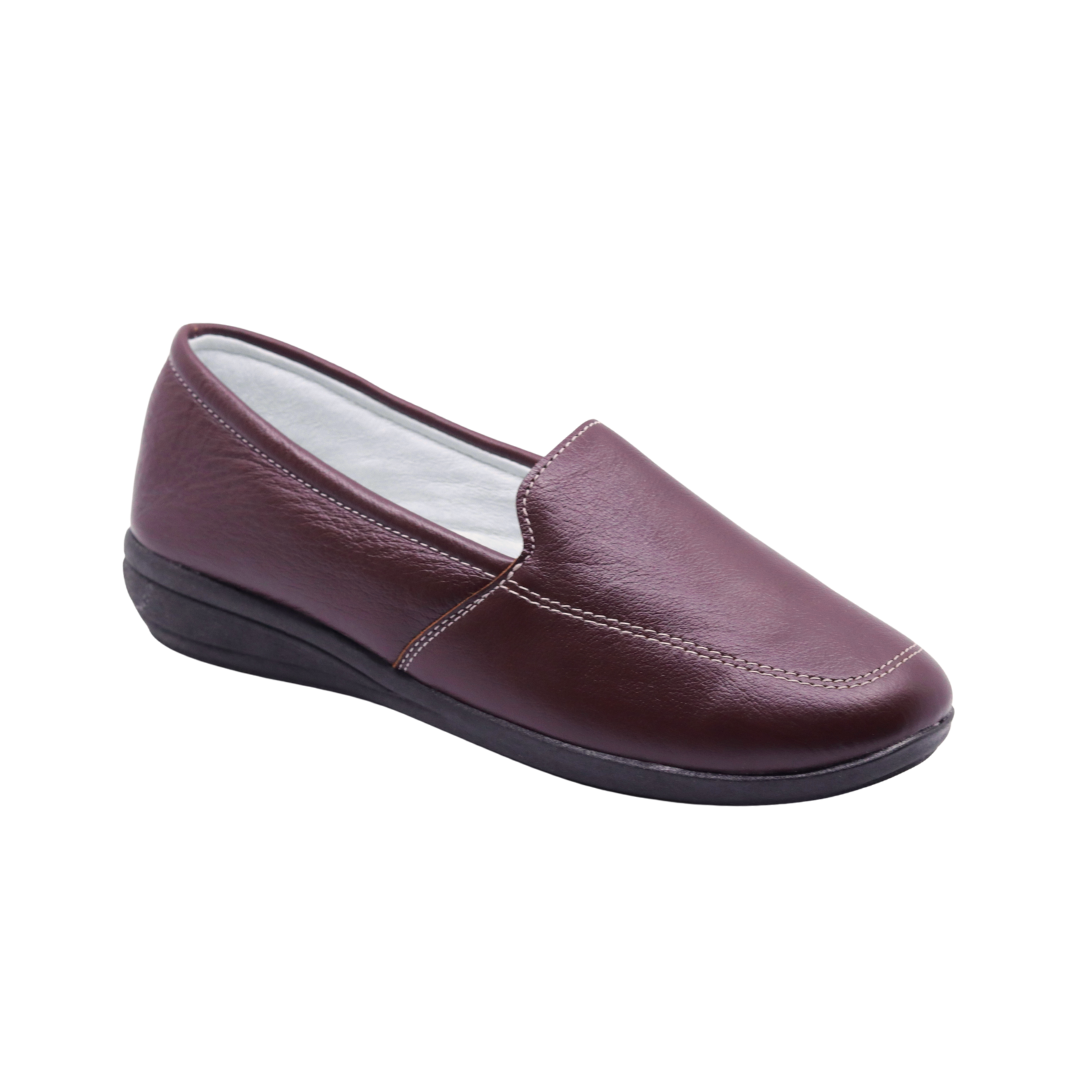 Mocasín de descanso para mujer de piel color vino